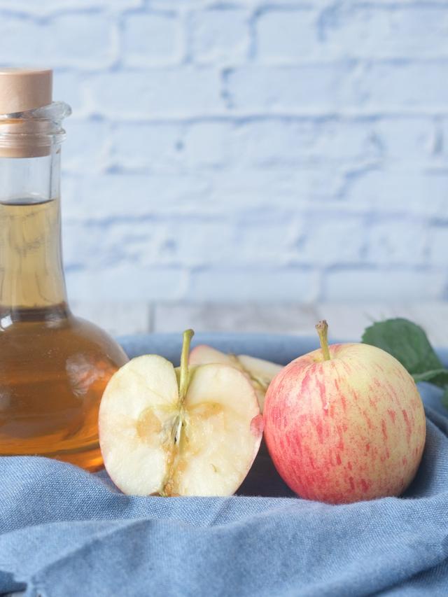 Apple Cider Vinegar Weed Killer: Pros and Cons