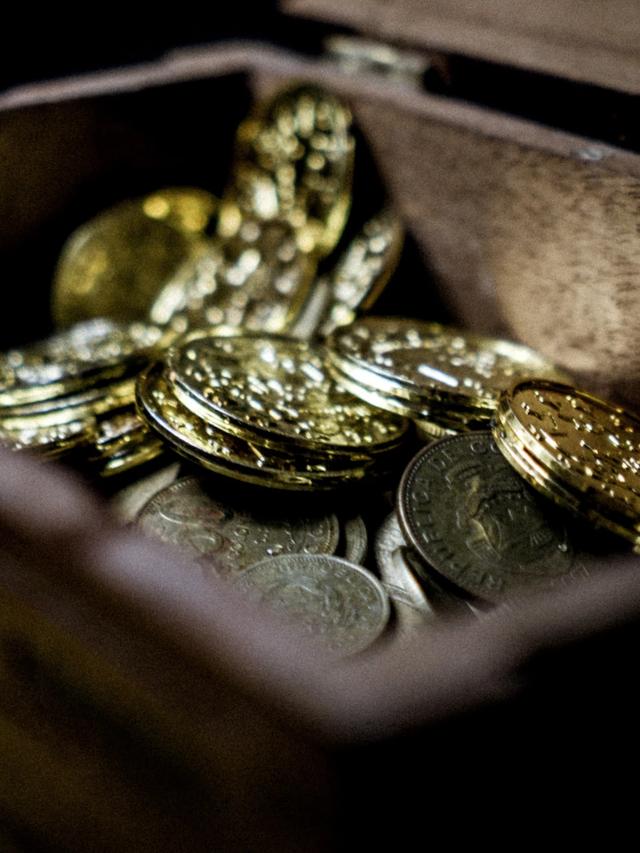 Real Stories: Treasure Coin Finds at Garage Sales