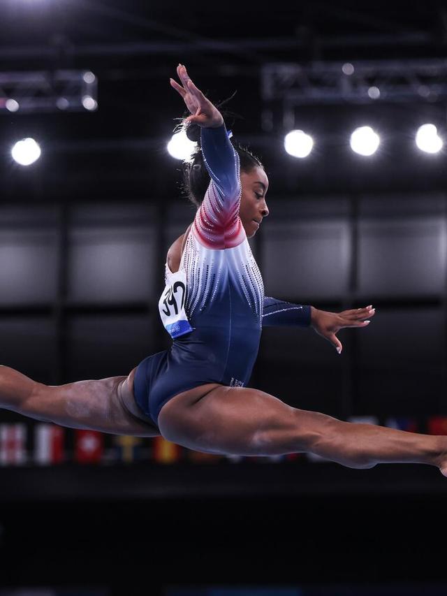 Simone Biles: Balancing Life and Sport