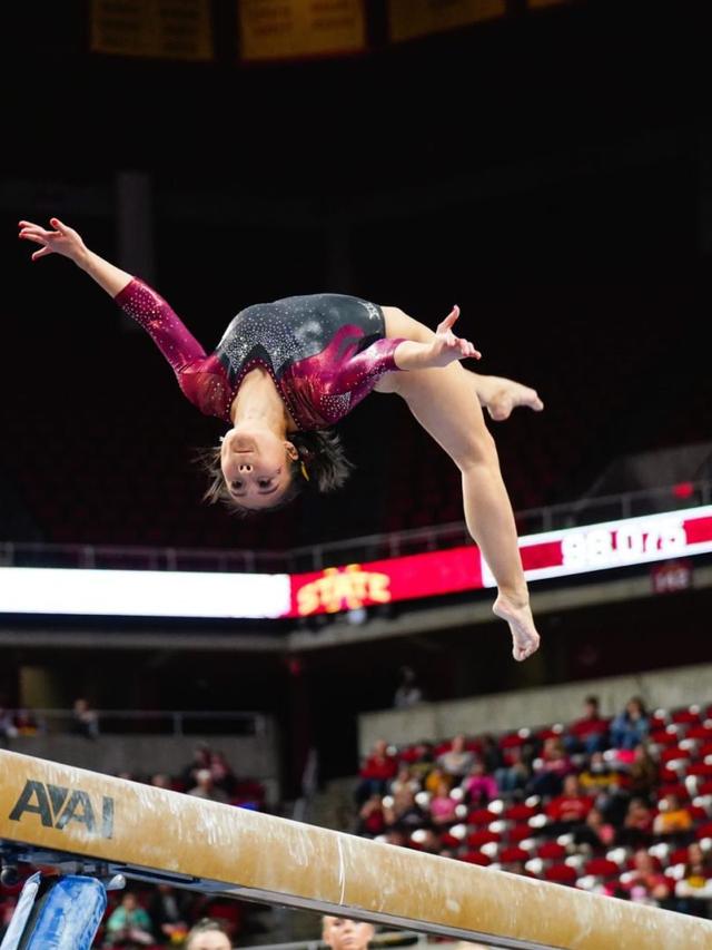 Simone Biles: Defying Gravity