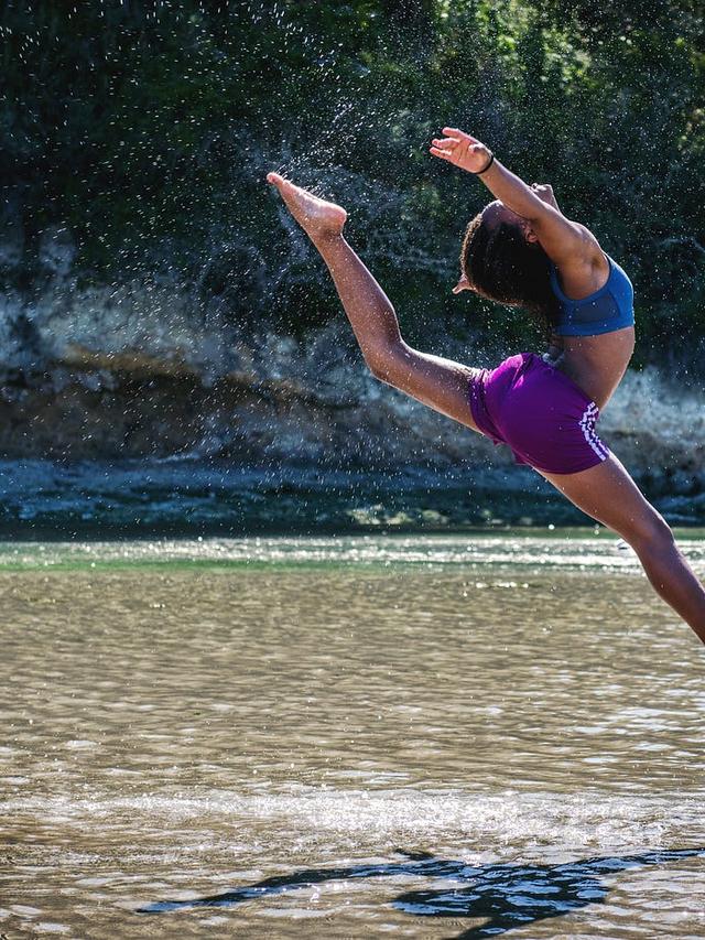 Simone Biles: Mastering the Floor Routine